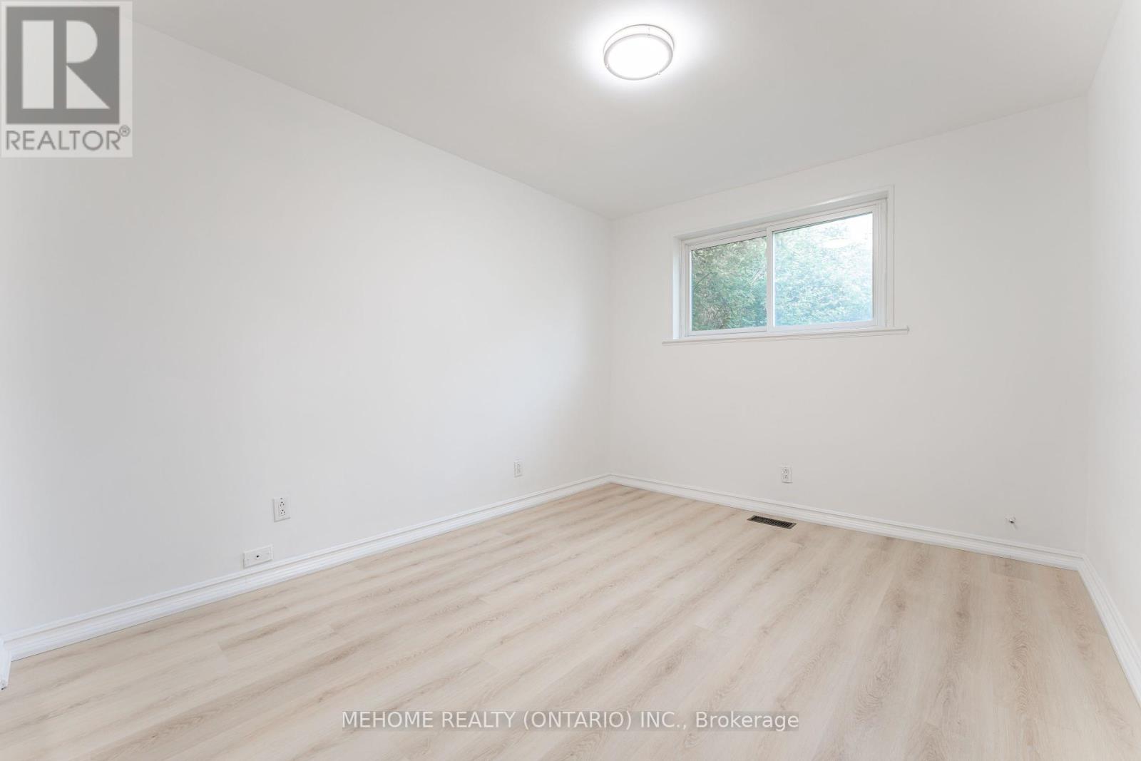 230 East Street, East Gwillimbury, Ontario  L9N 1K8 - Photo 23 - N12208608