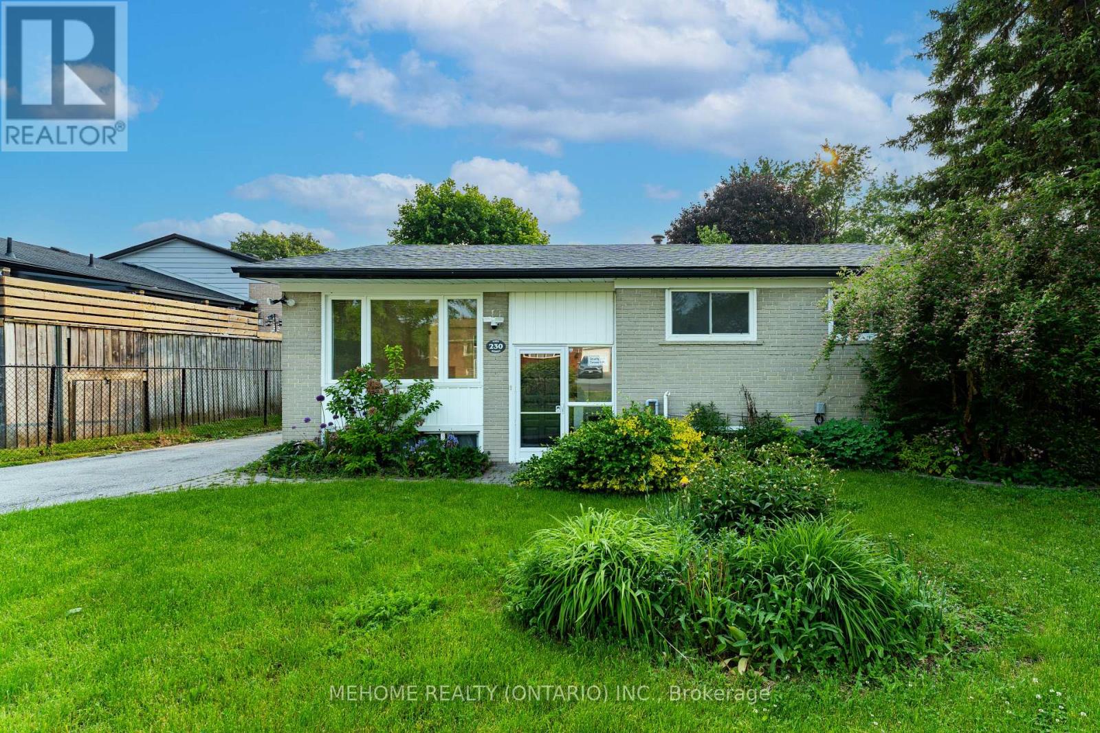 230 East Street, East Gwillimbury, Ontario  L9N 1K8 - Photo 3 - N12208608