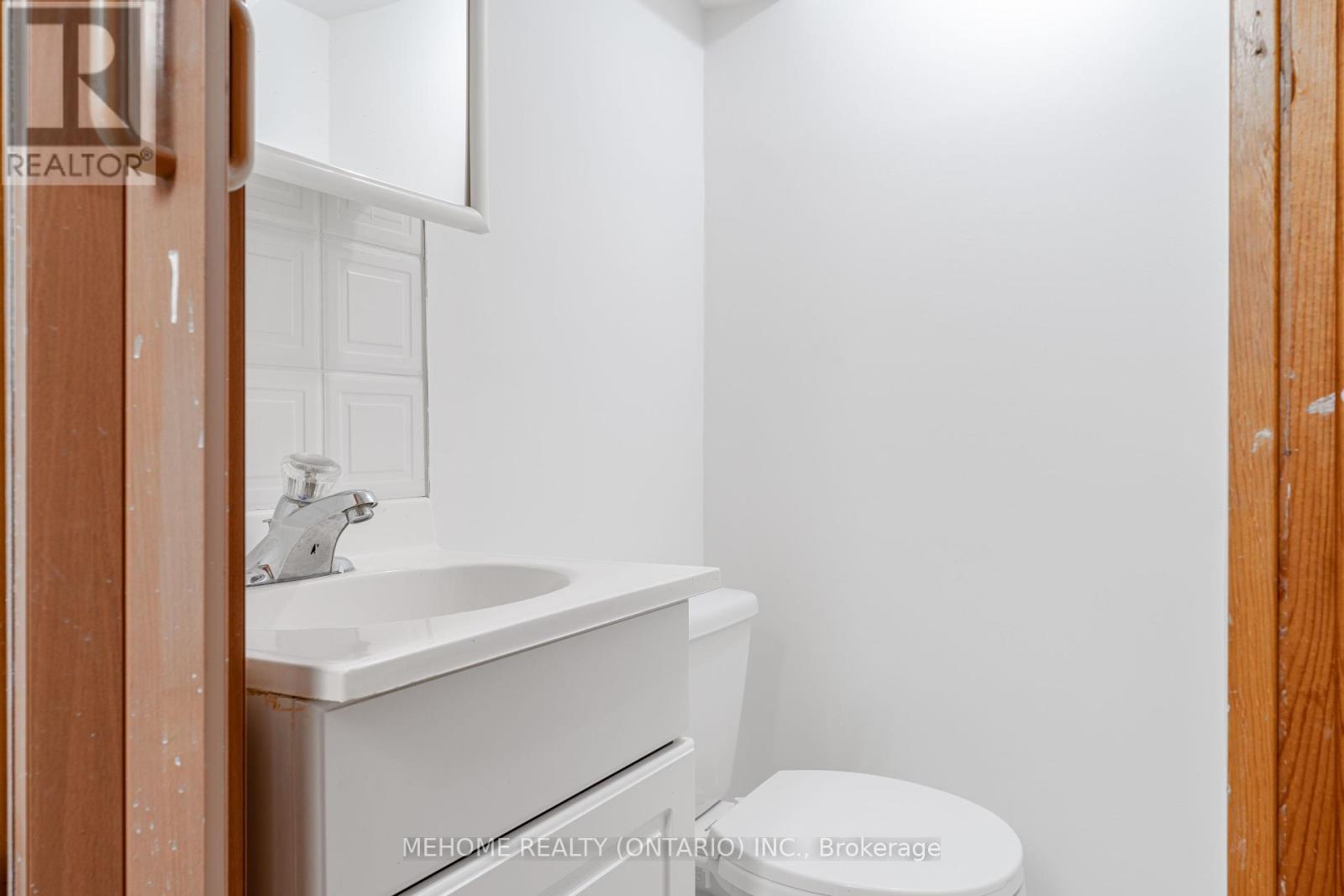 230 East Street, East Gwillimbury, Ontario  L9N 1K8 - Photo 35 - N12208608