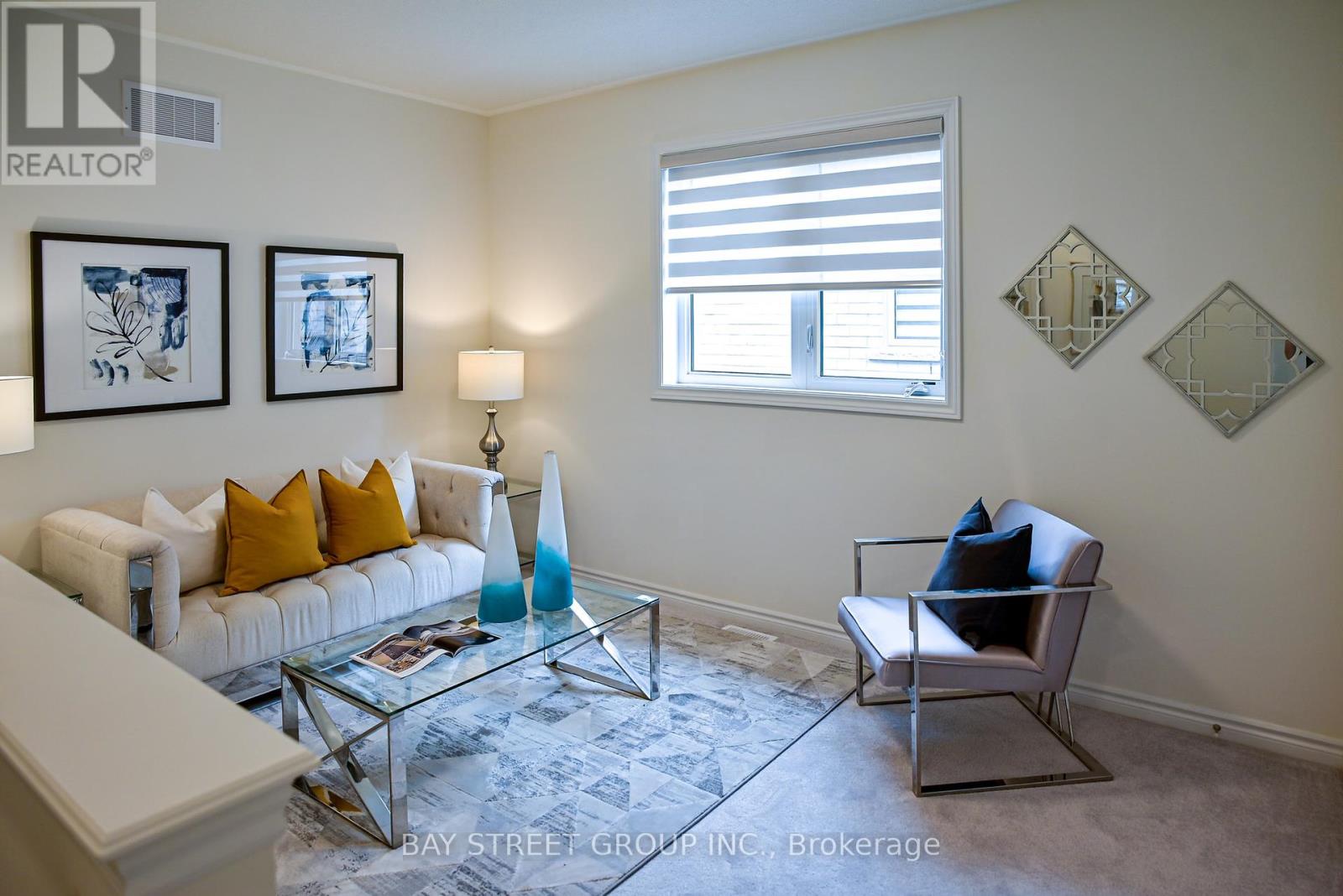 10 Kenneth Ross Bend E, East Gwillimbury, Ontario  L9N 0T7 - Photo 21 - N12208639