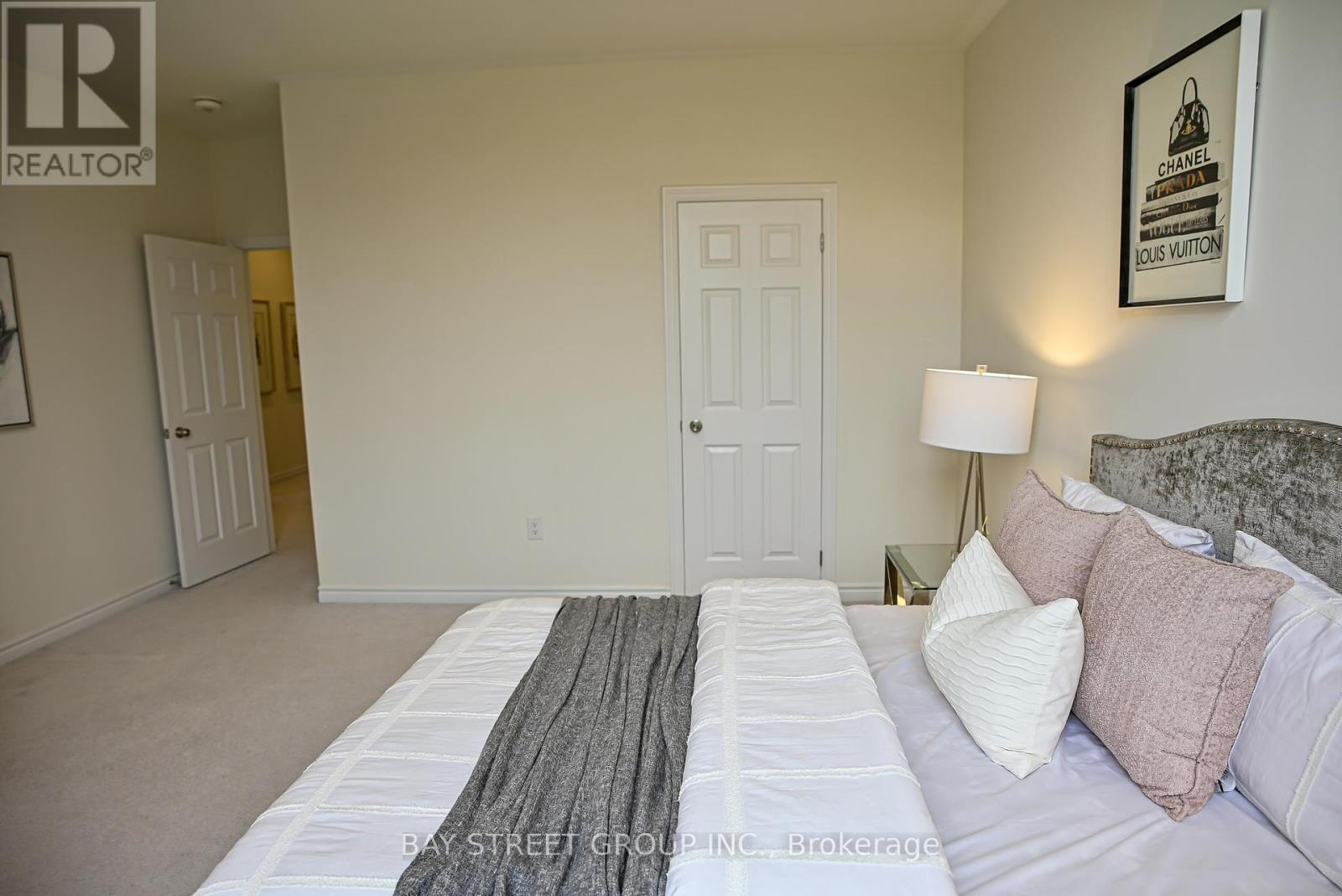10 Kenneth Ross Bend E, East Gwillimbury, Ontario  L9N 0T7 - Photo 28 - N12208639