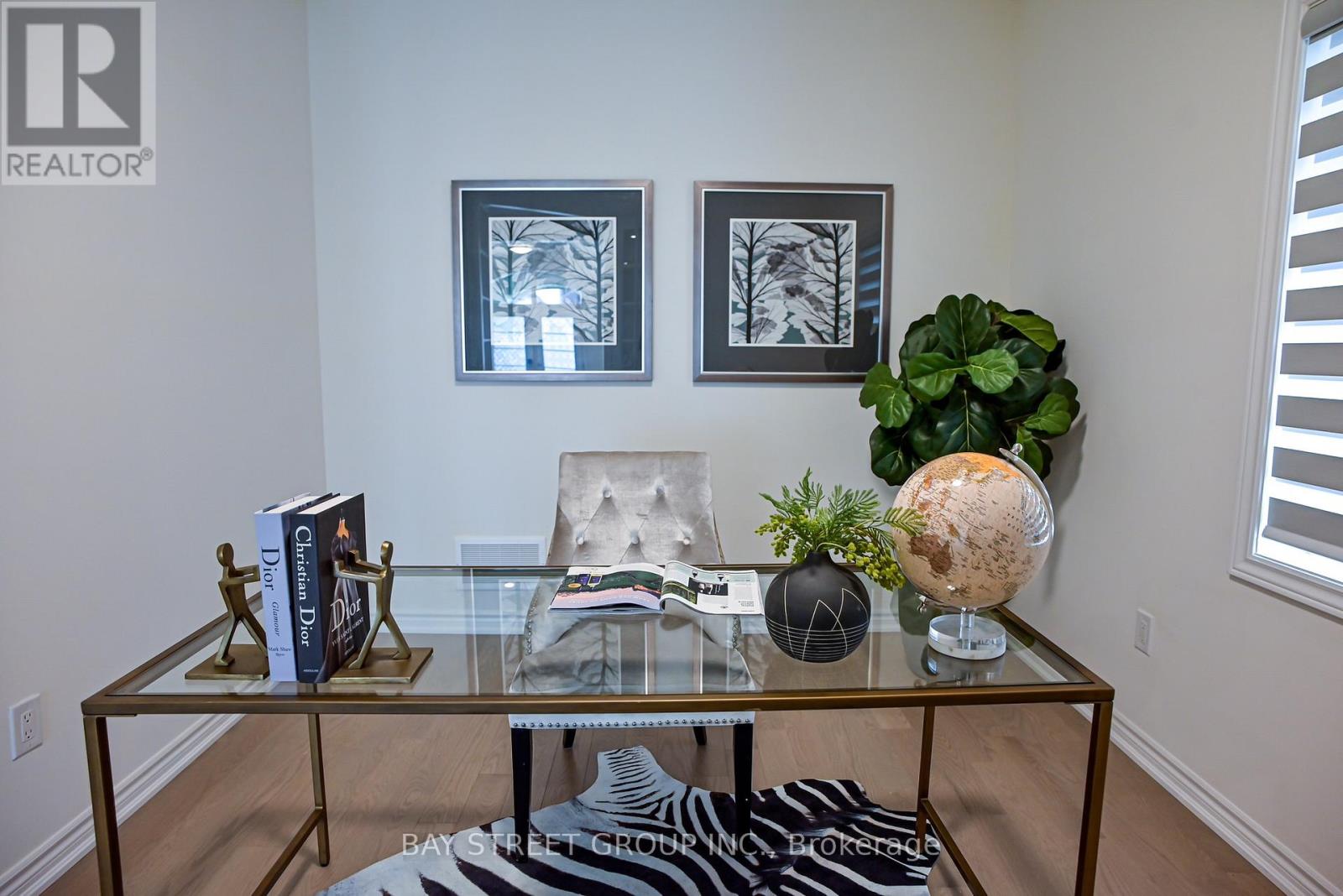 10 Kenneth Ross Bend E, East Gwillimbury, Ontario  L9N 0T7 - Photo 5 - N12208639