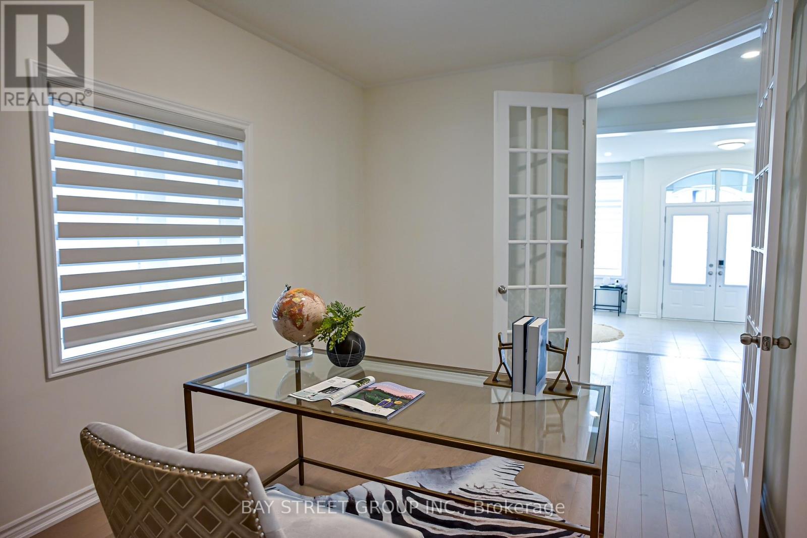 10 Kenneth Ross Bend E, East Gwillimbury, Ontario  L9N 0T7 - Photo 6 - N12208639