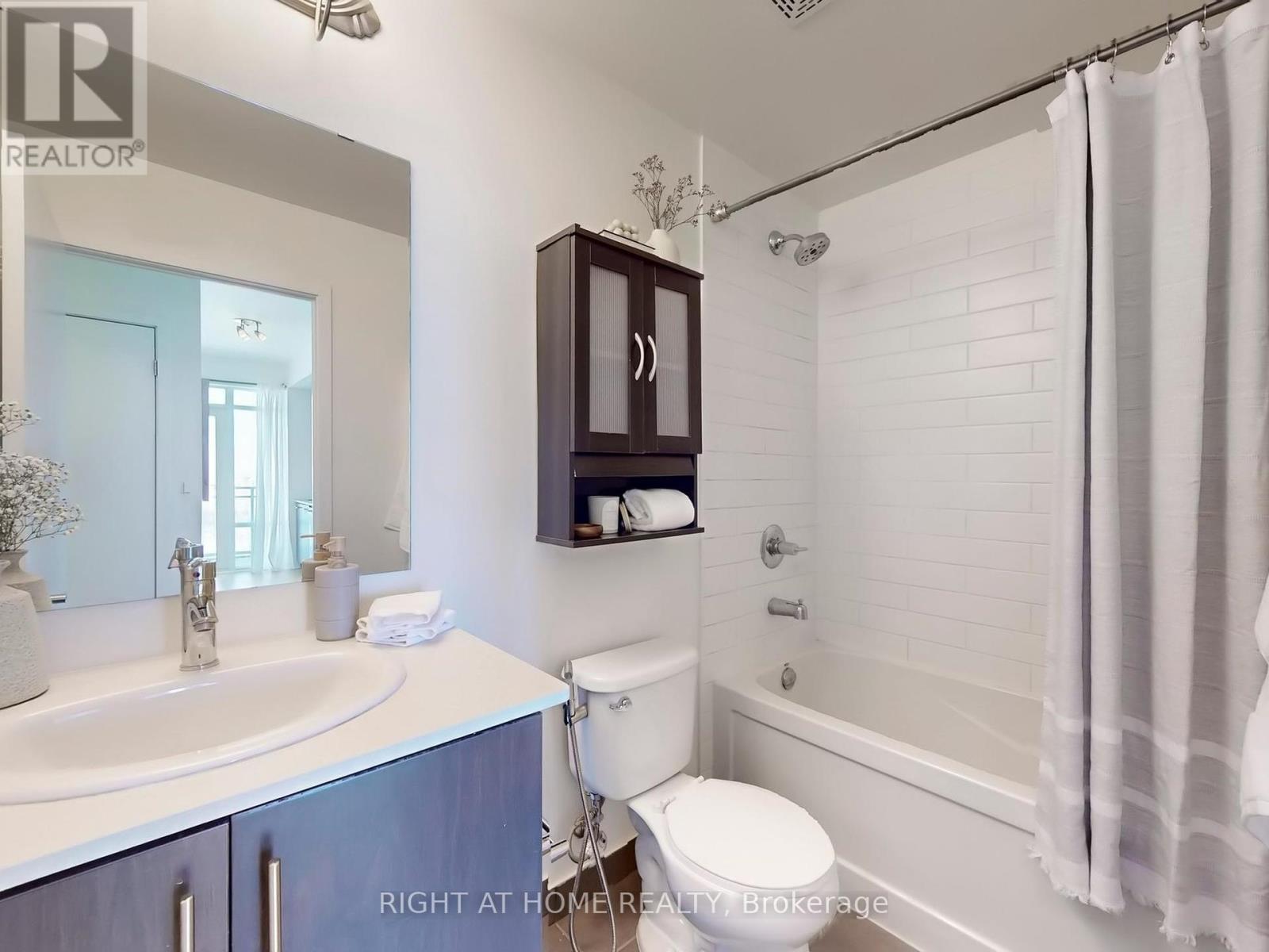 2601 - 360 Square One Drive, Mississauga, Ontario  L5B 0G7 - Photo 15 - W12208600