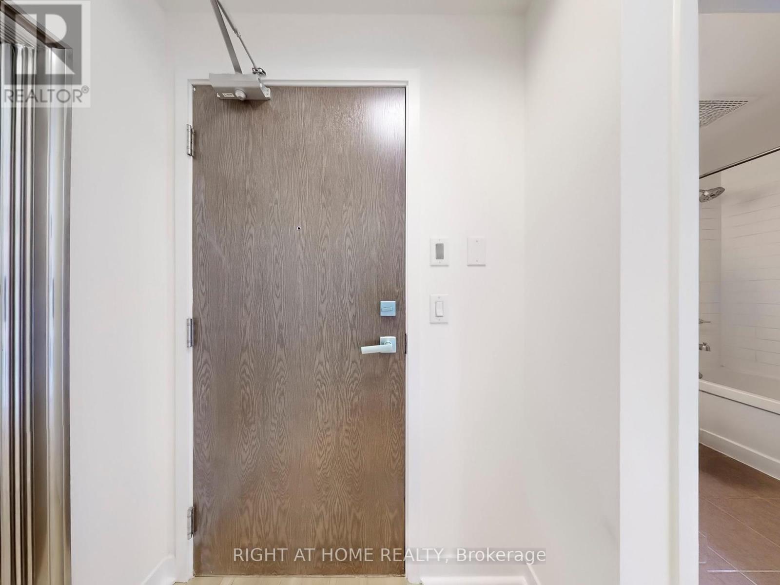 2601 - 360 Square One Drive, Mississauga, Ontario  L5B 0G7 - Photo 21 - W12208600