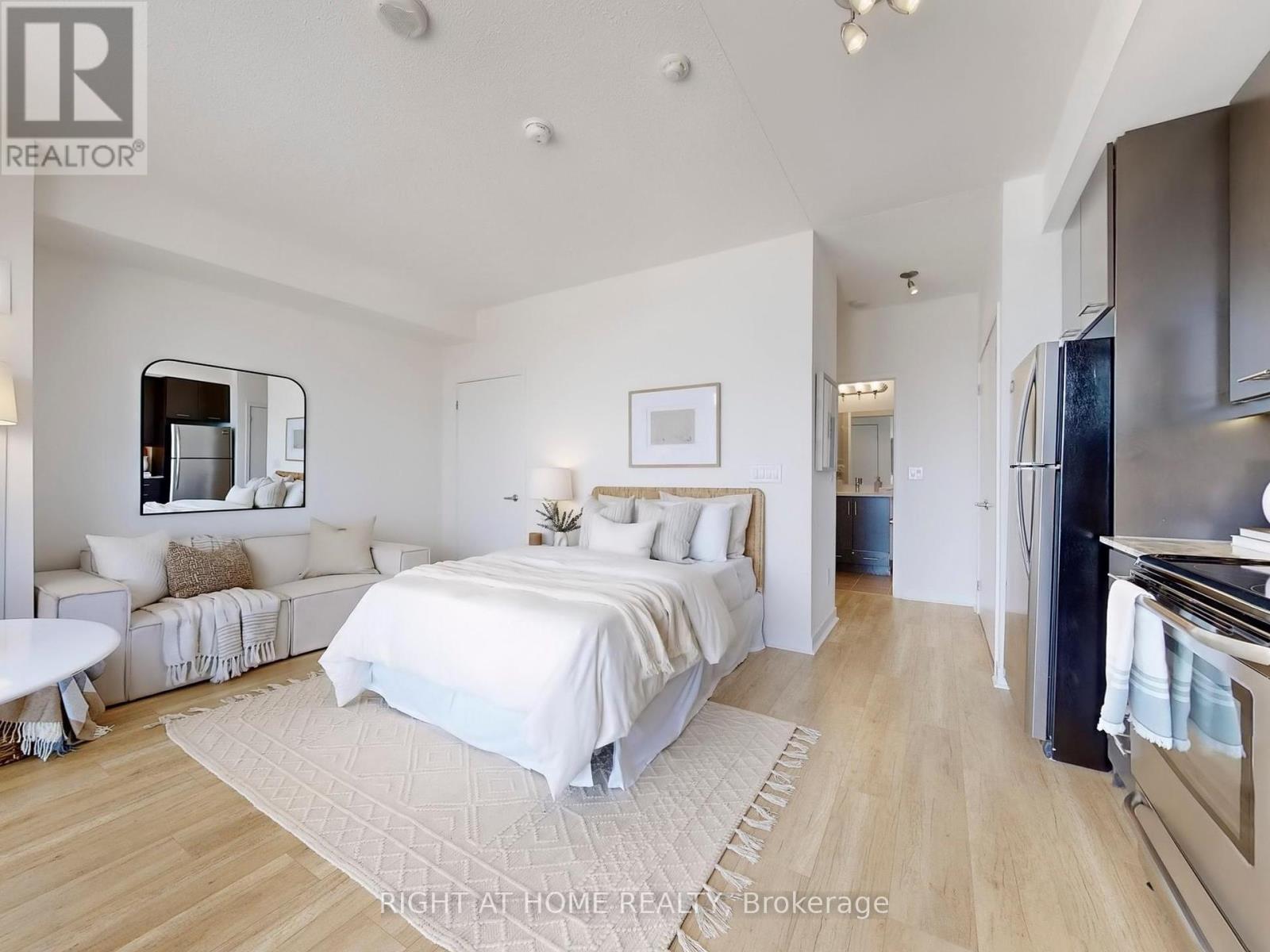 2601 - 360 Square One Drive, Mississauga, Ontario  L5B 0G7 - Photo 4 - W12208600