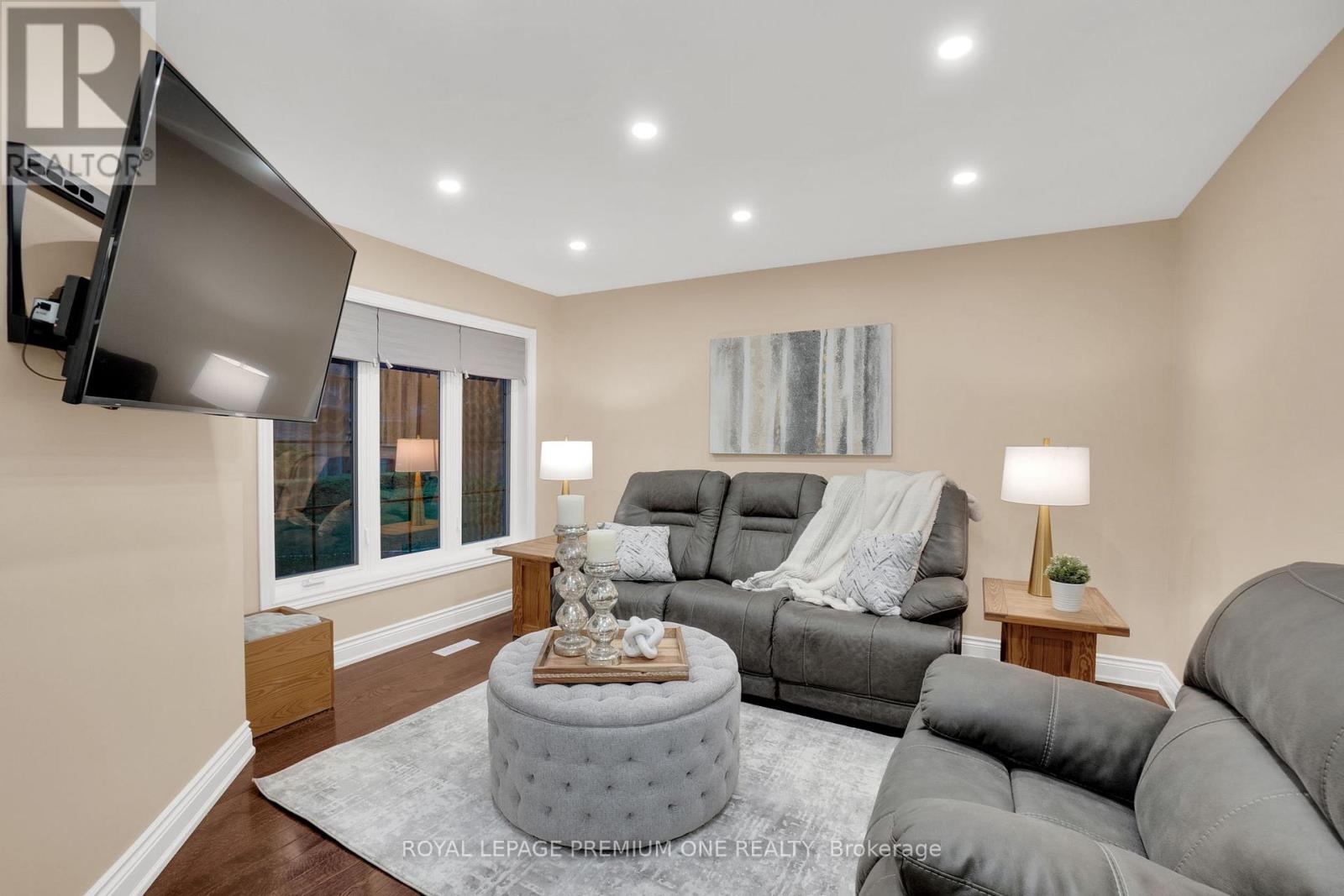 40 Parkend Avenue, Brampton, Ontario  L6Y 1B2 - Photo 17 - W12208615
