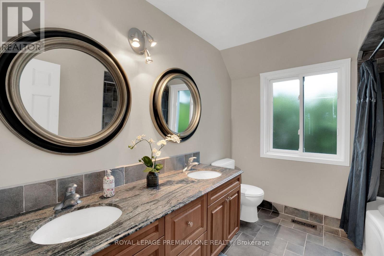 40 Parkend Avenue, Brampton, Ontario  L6Y 1B2 - Photo 25 - W12208615