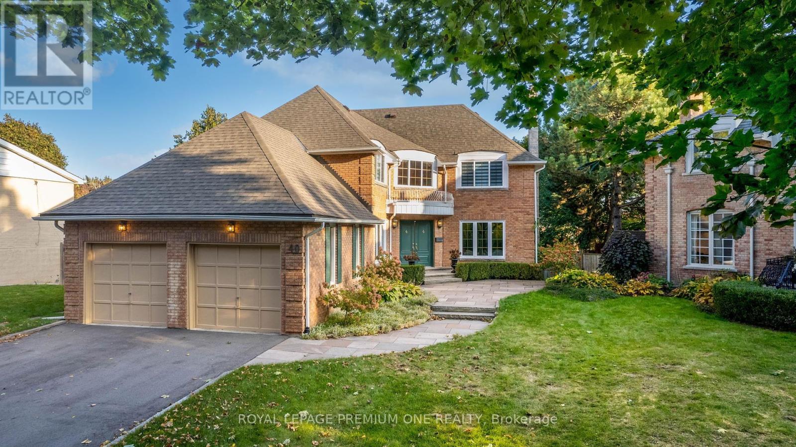 40 Parkend Avenue, Brampton, Ontario  L6Y 1B2 - Photo 6 - W12208615
