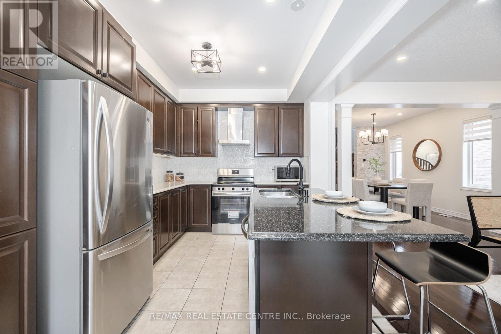 Upper Floor Only - 36 Callalily Road, Brampton, Ontario  L7A 0M2 - Photo 14 - W12208618