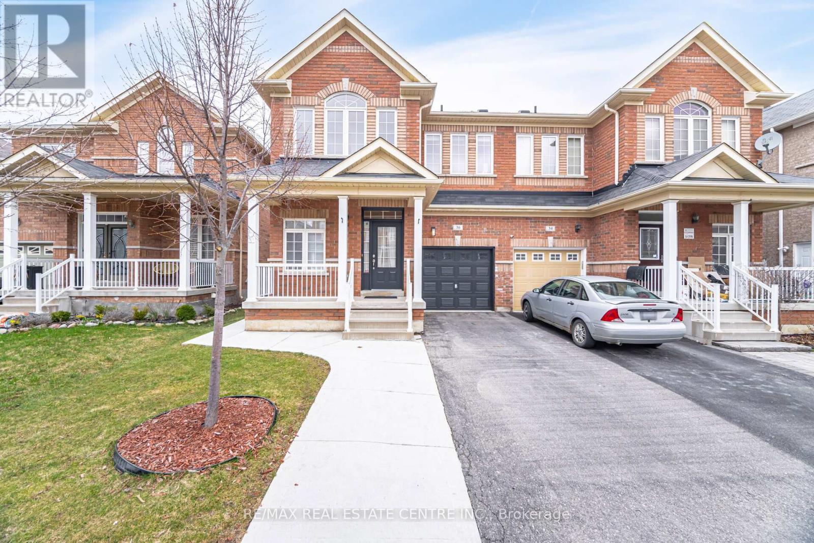 Upper Floor Only - 36 Callalily Road, Brampton (Northwest Sandalwood Parkway), Ontario  L7A 0M2 - Photo 2 - W12208618
