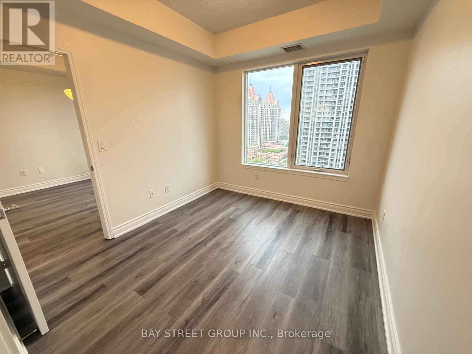1807 - 385 Prince Of Wales Drive, Mississauga, Ontario  L5B 0C6 - Photo 21 - W12208620