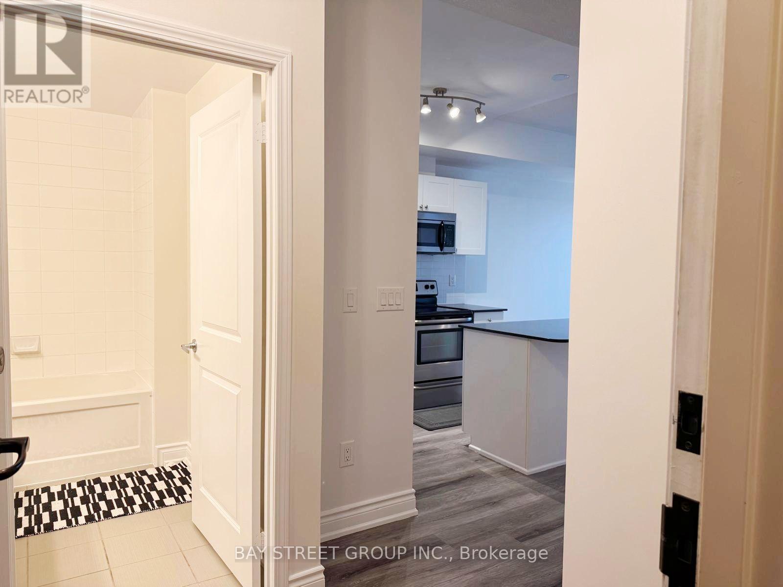 1807 - 385 Prince Of Wales Drive, Mississauga, Ontario  L5B 0C6 - Photo 9 - W12208620