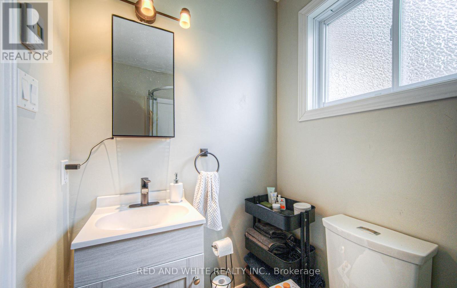 94 South Drive S, Kitchener, Ontario  N2M 4B7 - Photo 12 - X12208593