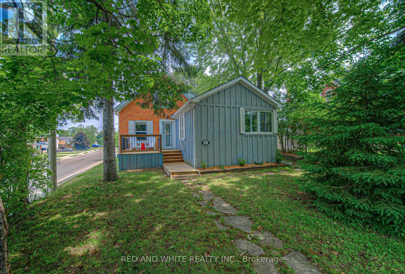 94 South Drive S, Kitchener, Ontario  N2M 4B7 - Photo 3 - X12208593
