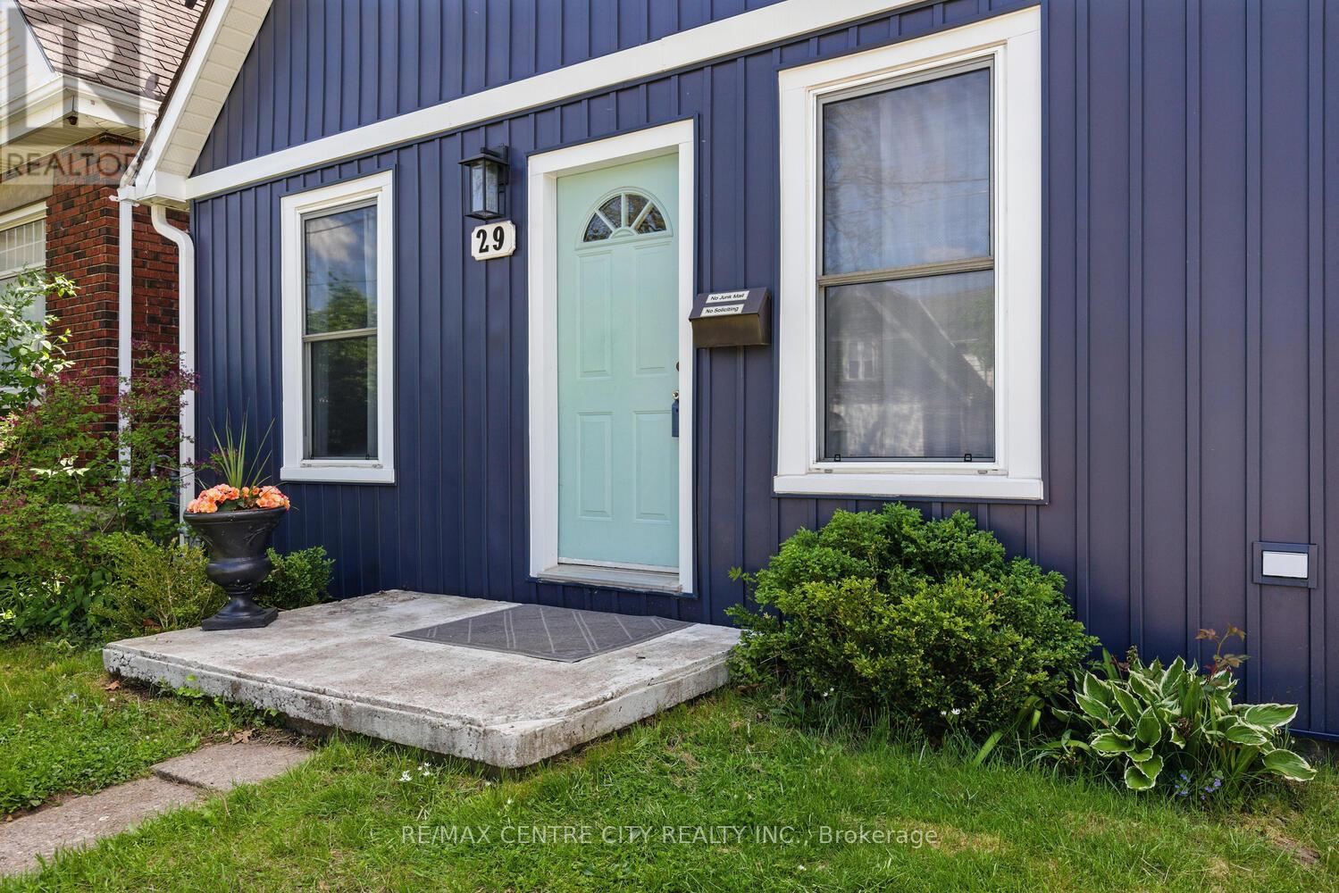29 Hume Street, London East, Ontario  N5Z 2N9 - Photo 2 - X12208647