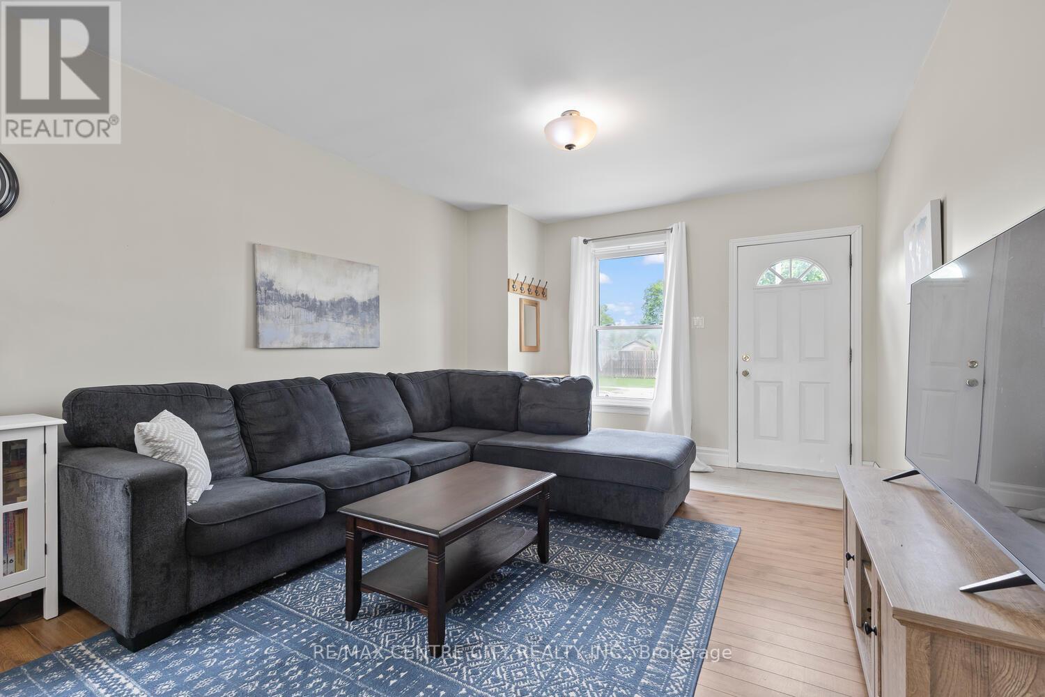 29 Hume Street, London East, Ontario  N5Z 2N9 - Photo 8 - X12208647