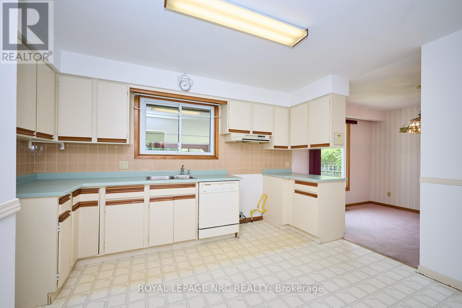 4682 Pinedale Drive, Niagara Falls (Morrison), Ontario  L2E 6M8 - Photo 12 - X12208642