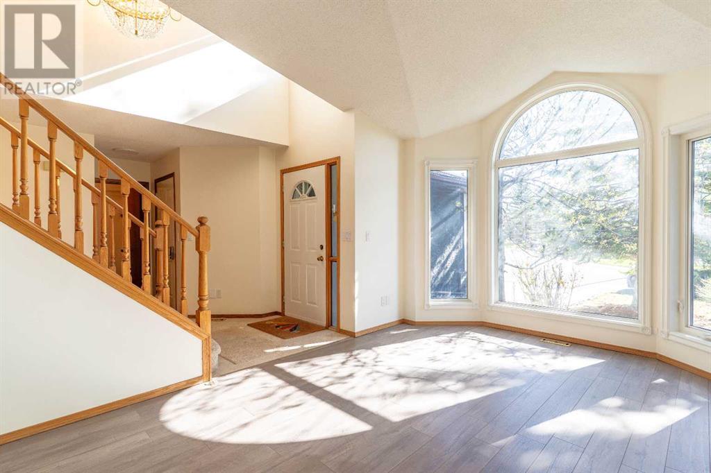 266 Edgepark Way Nw, Calgary, Alberta  T3A 4S7 - Photo 4 - A2218952