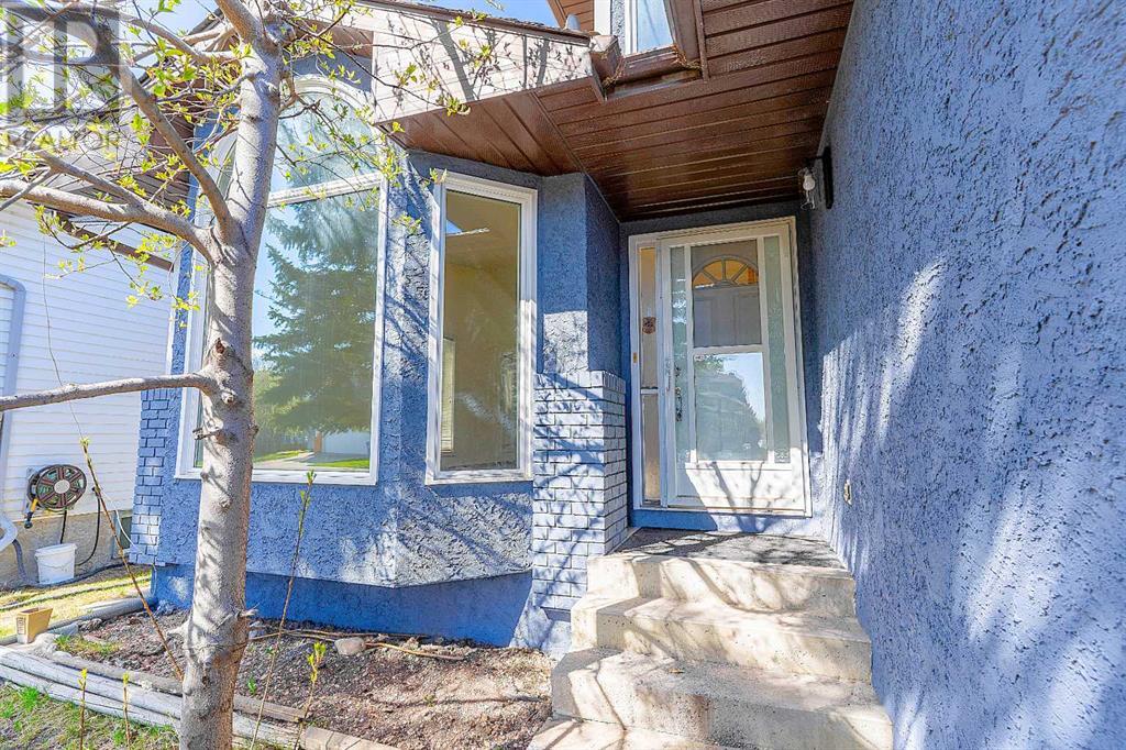 266 Edgepark Way Nw, Calgary, Alberta  T3A 4S7 - Photo 3 - A2218952