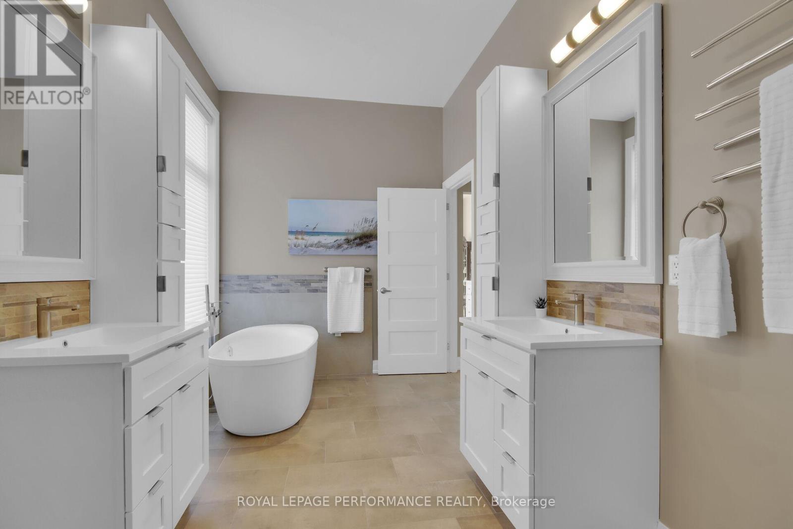 7412 Blue Water Crescent, Ottawa, Ontario  K4P 0C8 - Photo 22 - X12208658