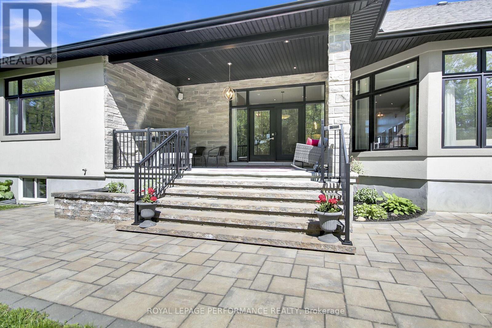 7412 Blue Water Crescent, Ottawa, Ontario  K4P 0C8 - Photo 41 - X12208658