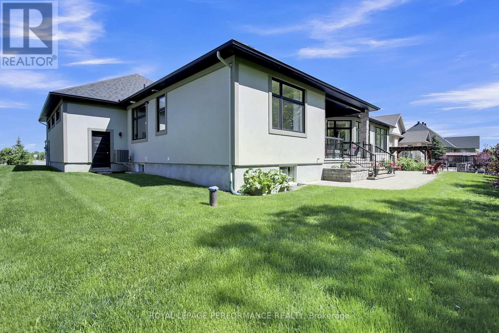 7412 Blue Water Crescent, Ottawa, Ontario  K4P 0C8 - Photo 44 - X12208658