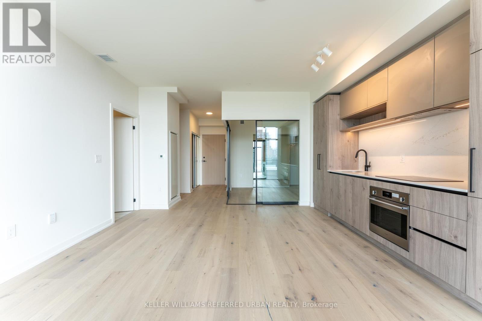 517 - 181 Sterling Road, Toronto, Ontario  M6R 0B2 - Photo 3 - C12208643