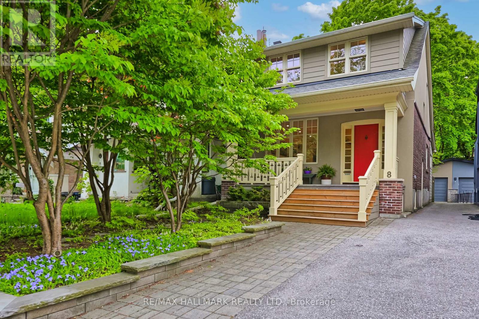 8 SILVER BIRCH AVENUE, Toronto, Ontario