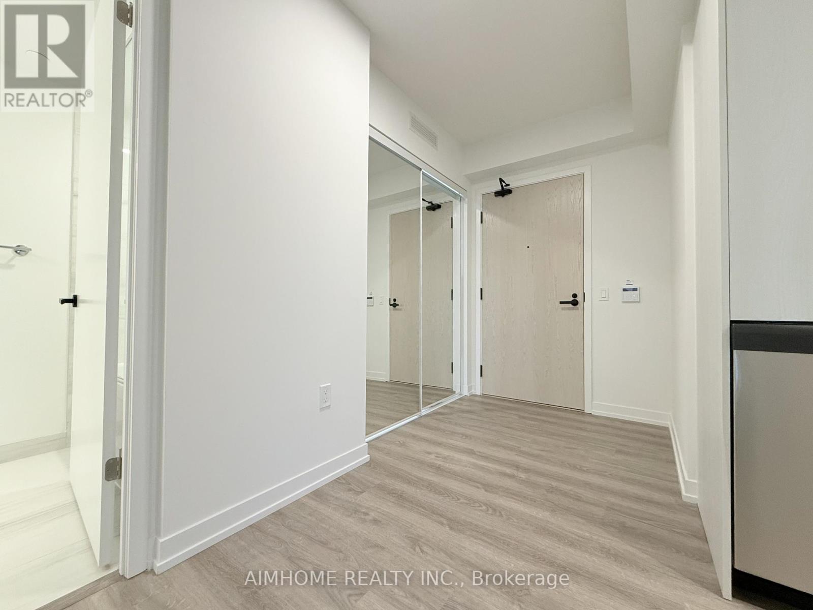 3806 - 195 Commerce Street, Vaughan, Ontario  L4K 0P9 - Photo 2 - N12208656