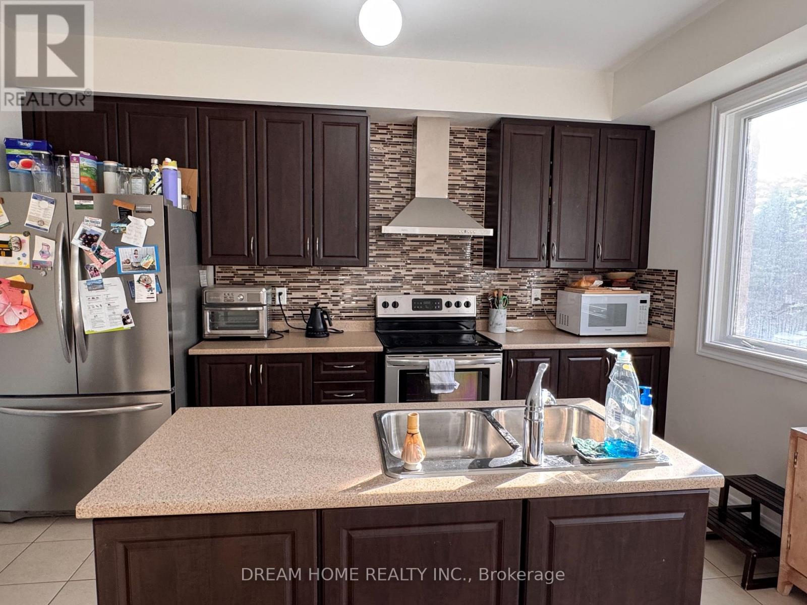 1408 Granrock Crescent, Mississauga, Ontario  L5V 0E1 - Photo 10 - W12208652