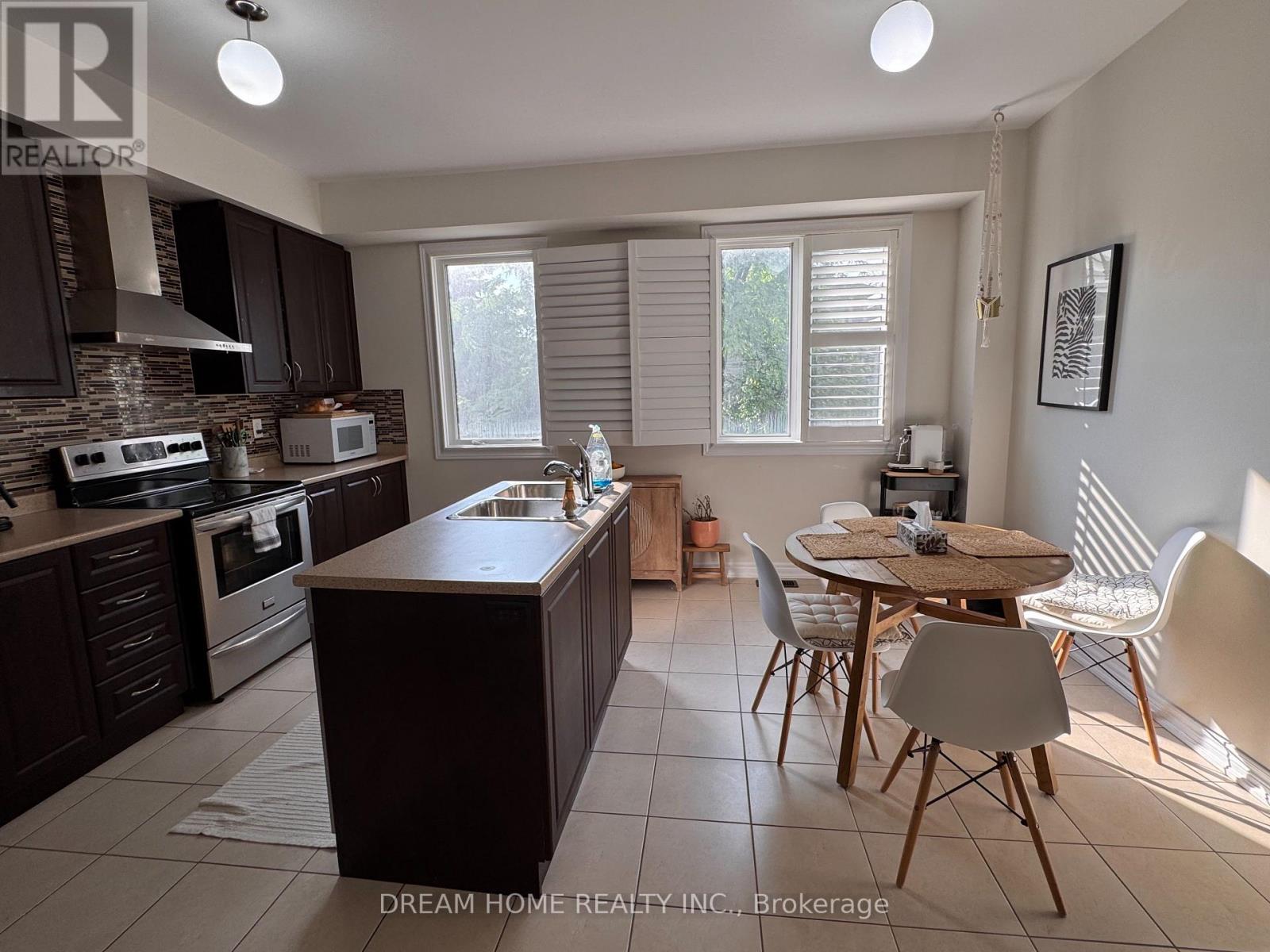 1408 Granrock Crescent, Mississauga, Ontario  L5V 0E1 - Photo 13 - W12208652