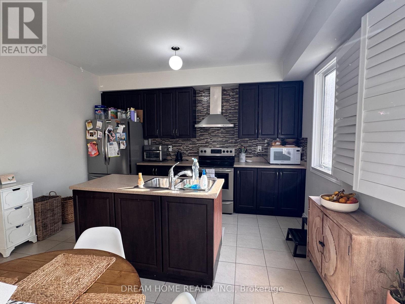 1408 Granrock Crescent, Mississauga, Ontario  L5V 0E1 - Photo 14 - W12208652