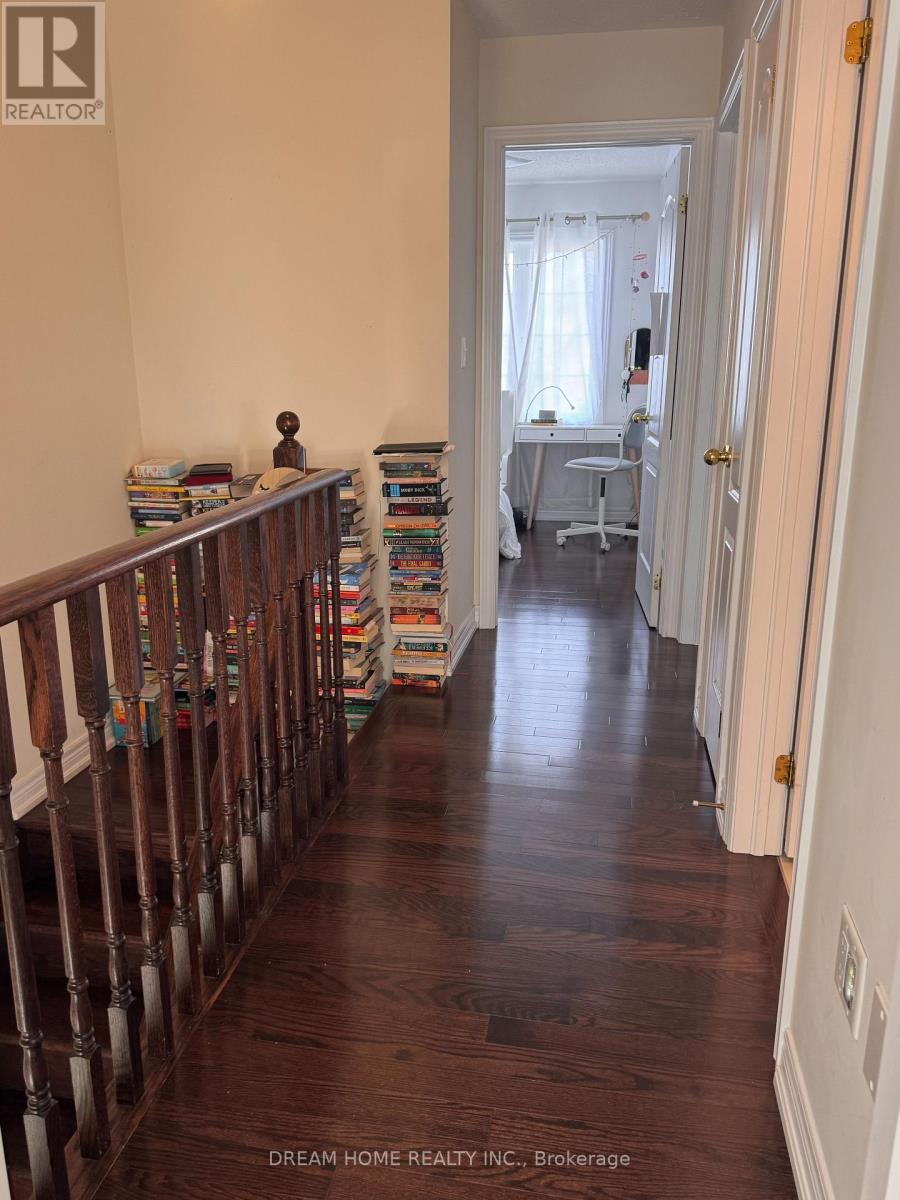 1408 Granrock Crescent, Mississauga, Ontario  L5V 0E1 - Photo 17 - W12208652