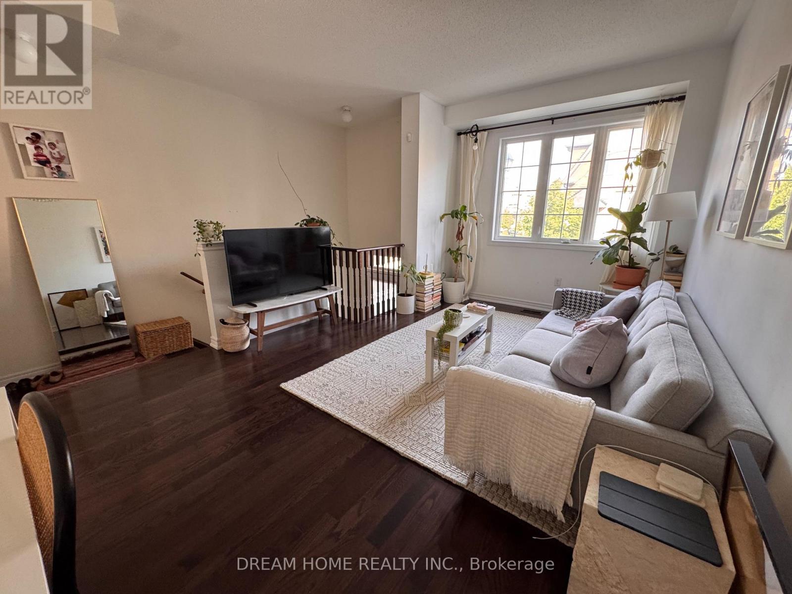1408 Granrock Crescent, Mississauga, Ontario  L5V 0E1 - Photo 3 - W12208652