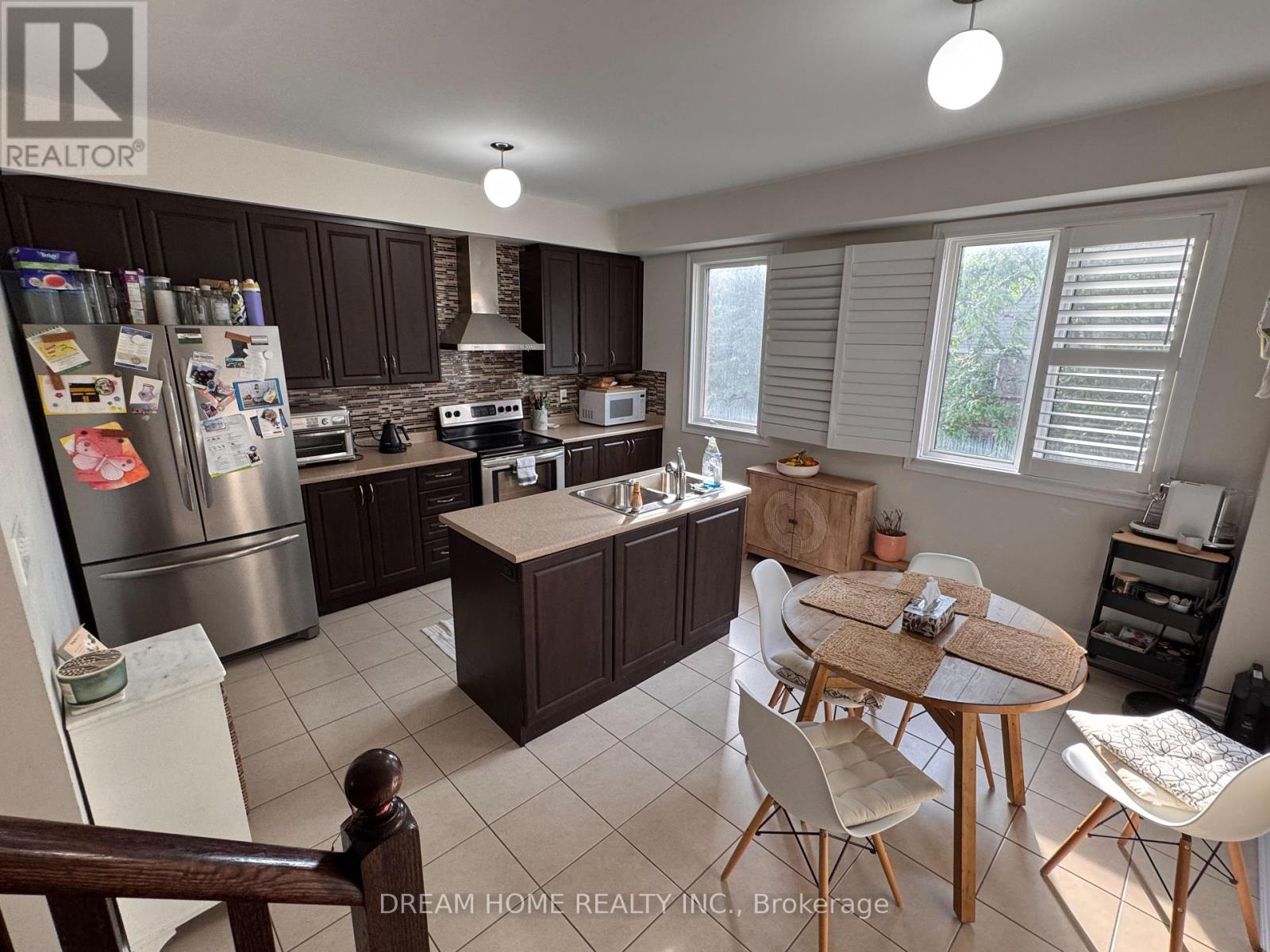 1408 Granrock Crescent, Mississauga, Ontario  L5V 0E1 - Photo 9 - W12208652