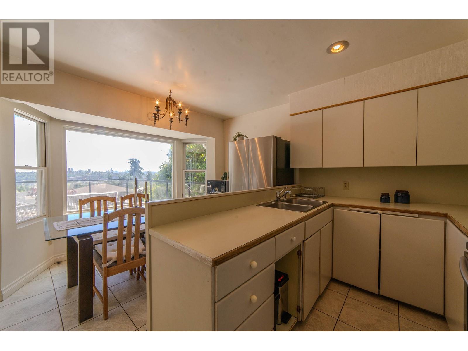 1082 Calverhall Street, North Vancouver, British Columbia  V7L 1Y3 - Photo 3 - R3012763