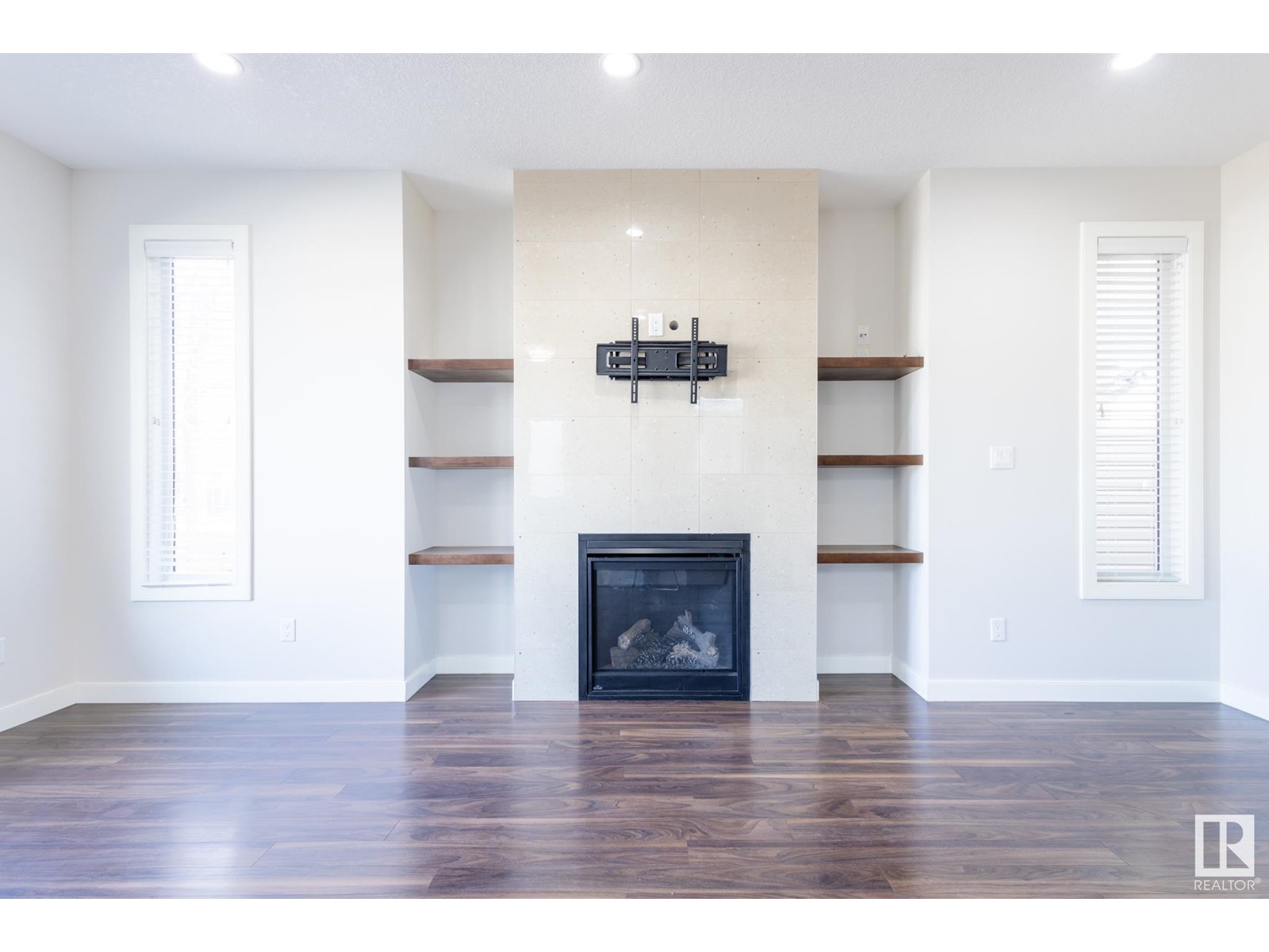 Property at 12212 124 ST NW image 4