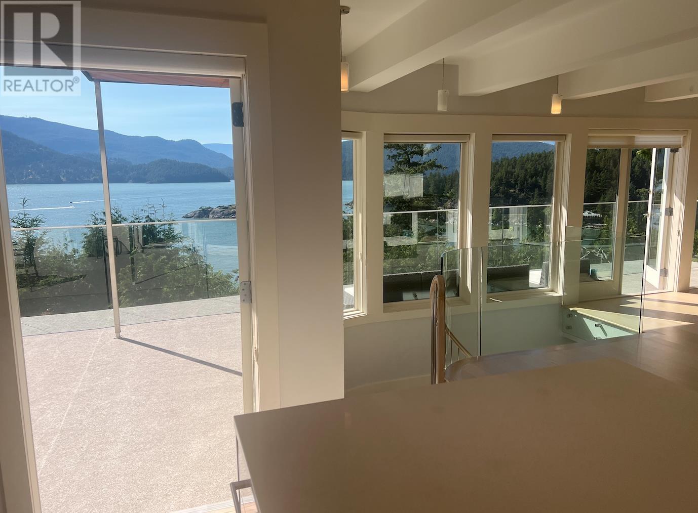 6175 Nelson Avenue, West Vancouver, British Columbia  V7W 2A1 - Photo 28 - R3009261