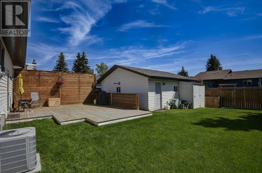 8 Woodbrook Way Sw, Calgary, Alberta  t2w 4e5 - Photo 5 - A2221988