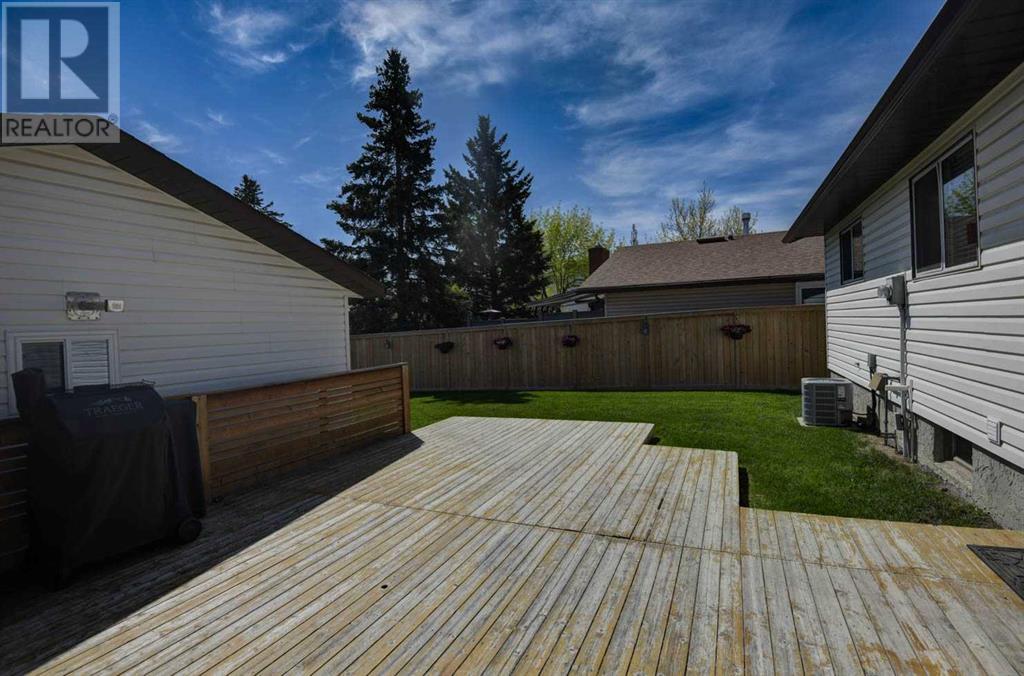 8 Woodbrook Way Sw, Calgary, Alberta  t2w 4e5 - Photo 3 - A2221988