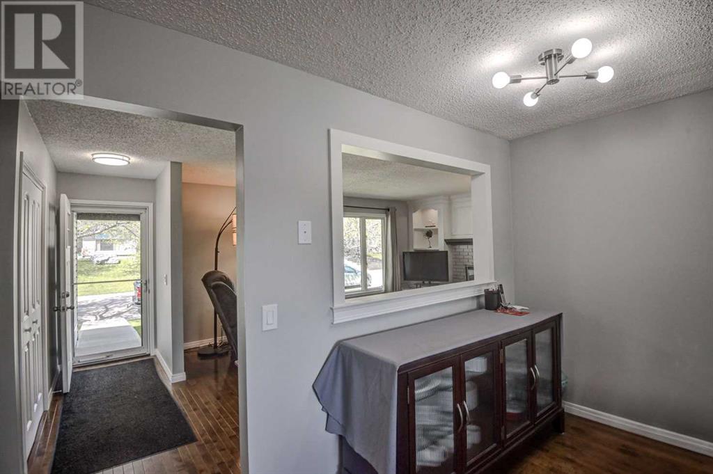8 Woodbrook Way Sw, Calgary, Alberta  t2w 4e5 - Photo 17 - A2221988