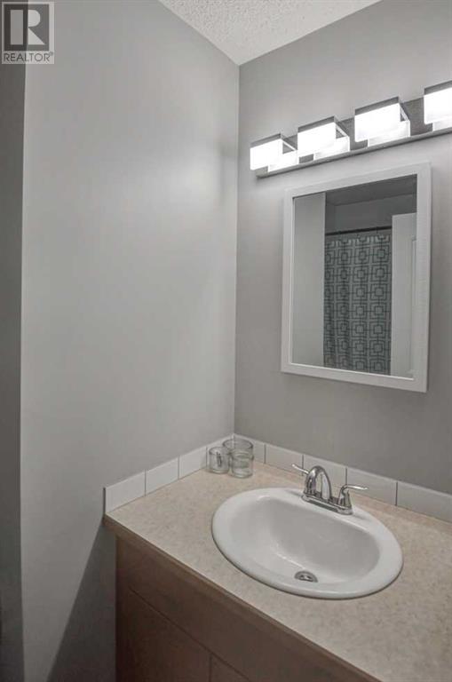 8 Woodbrook Way Sw, Calgary, Alberta  t2w 4e5 - Photo 32 - A2221988