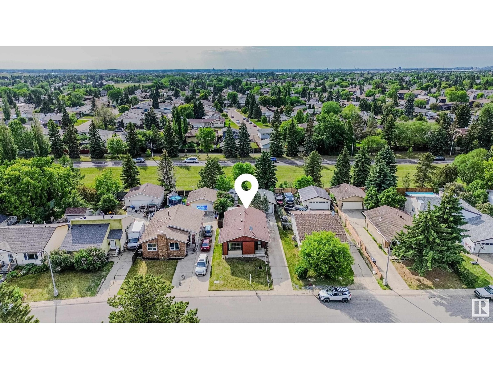 1240 65 St Nw, Edmonton, Alberta  T6L 2E7 - Photo 2 - E4441429
