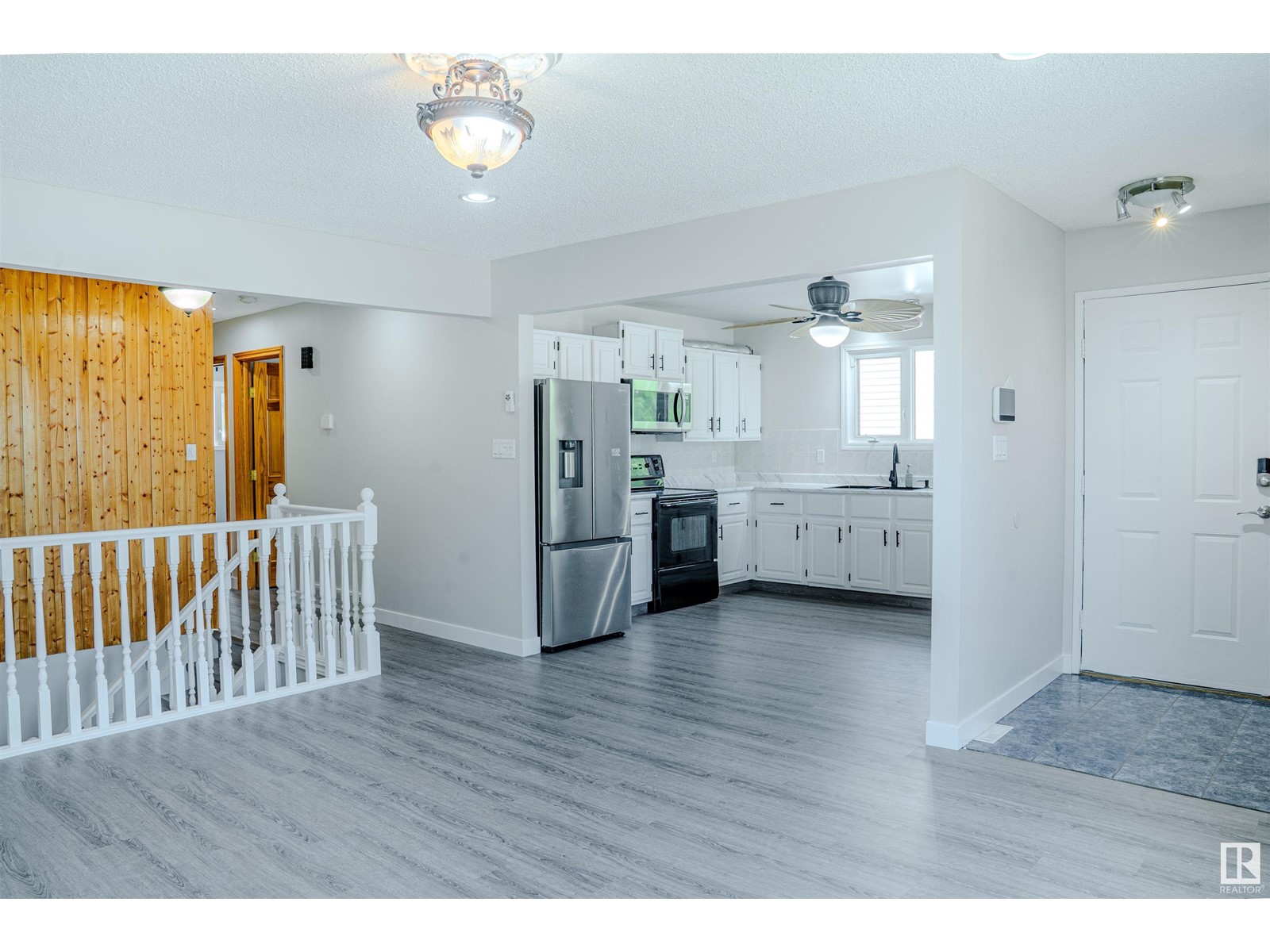 1240 65 St Nw, Edmonton, Alberta  T6L 2E7 - Photo 5 - E4441429