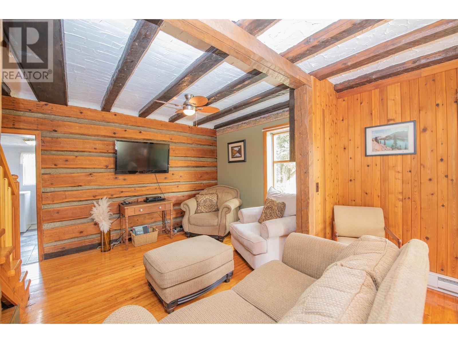 735 Highway 6 Highway, Cherryville, British Columbia  V0E 2G3 - Photo 11 - 10334459