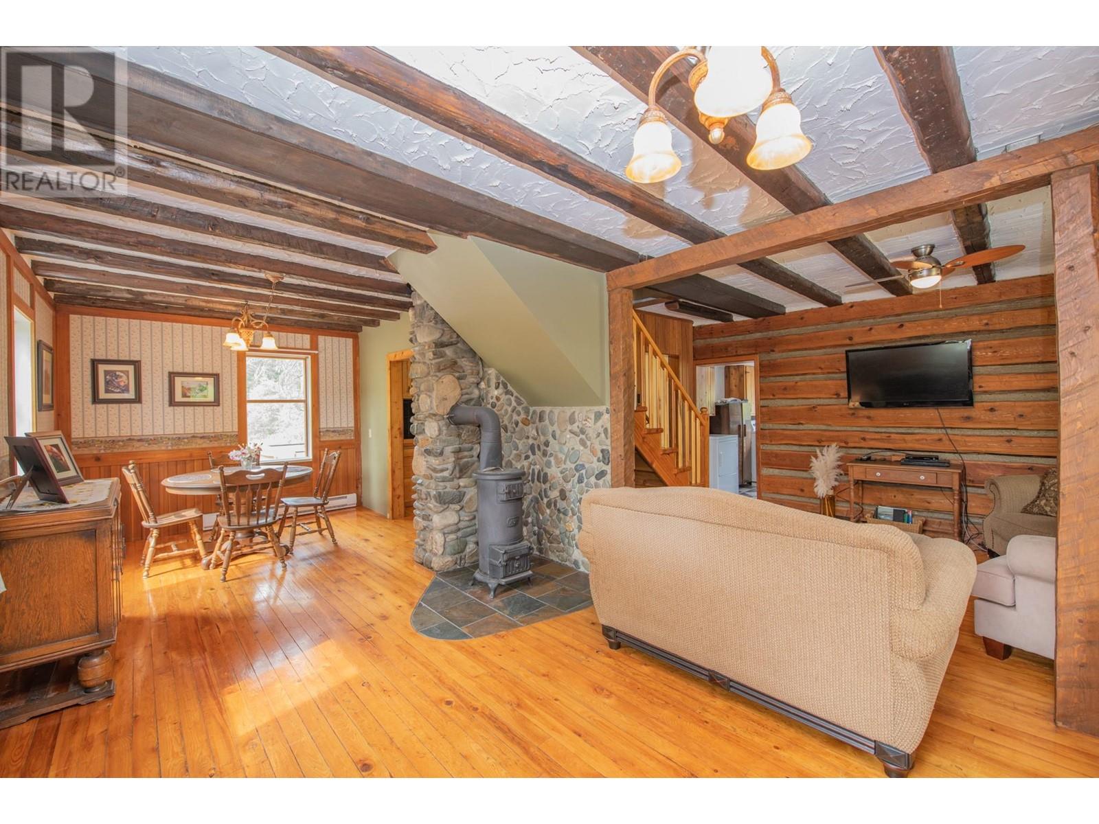 735 Highway 6 Highway, Cherryville, British Columbia  V0E 2G3 - Photo 10 - 10334459