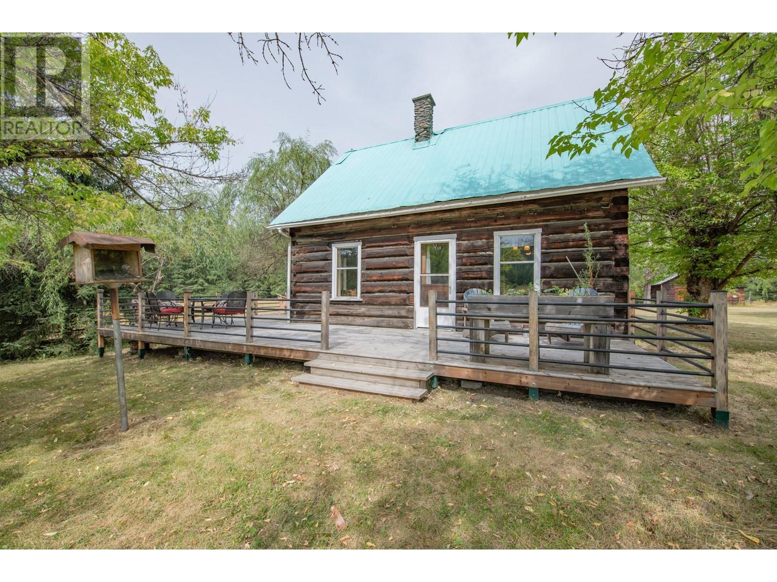 735 HIGHWAY 6 Highway, Cherryville, British Columbia