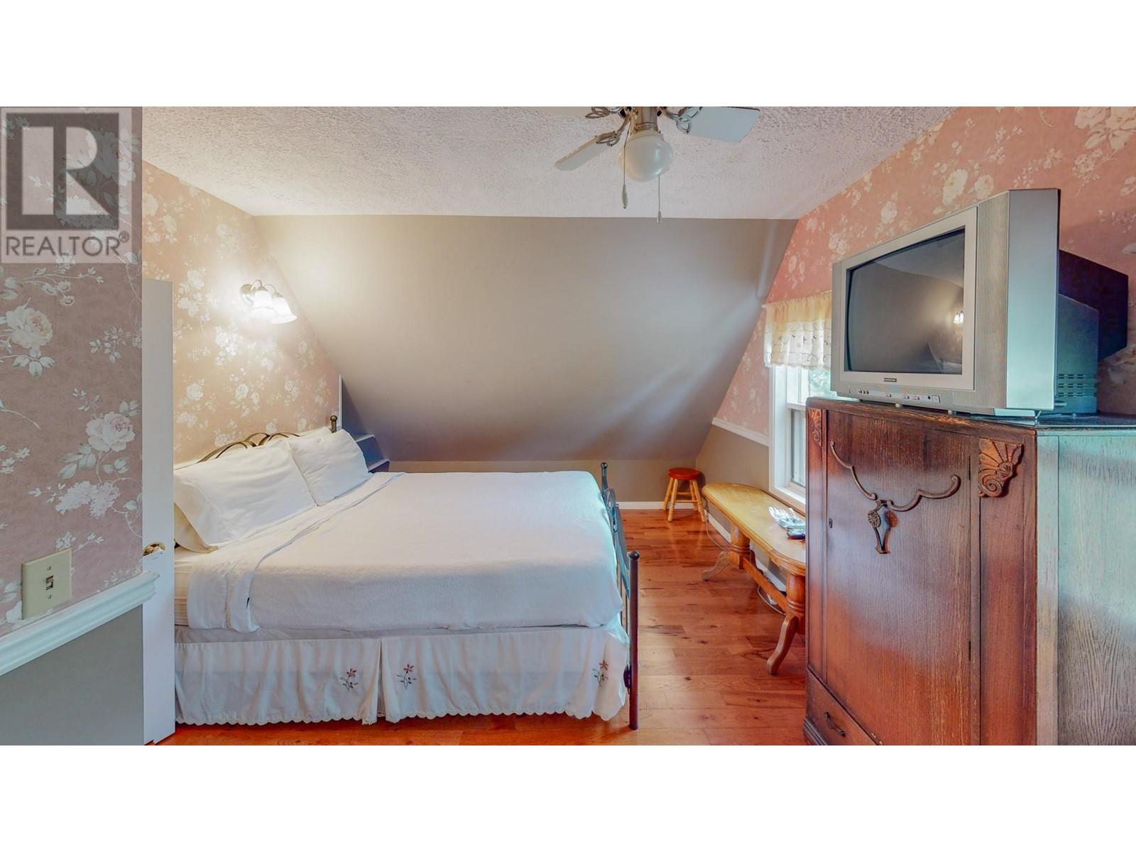 735 Highway 6 Highway, Cherryville, British Columbia  V0E 2G3 - Photo 19 - 10334459