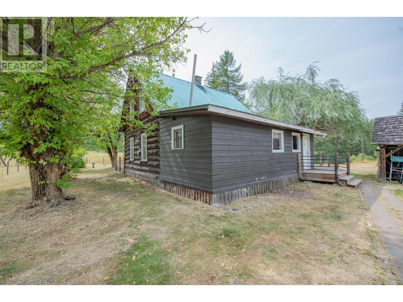 735 Highway 6 Highway, Cherryville, British Columbia  V0E 2G3 - Photo 29 - 10334459
